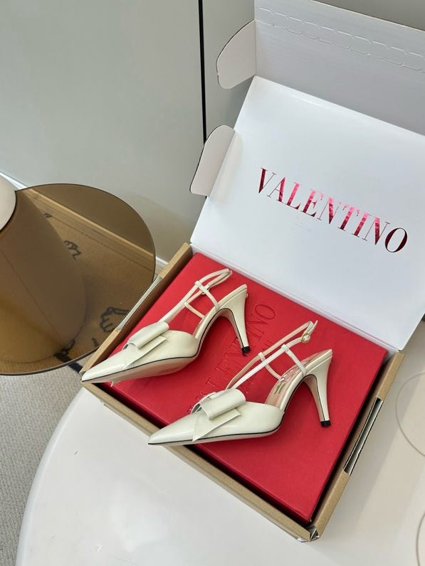 Sandals on high heel from bow фото 8