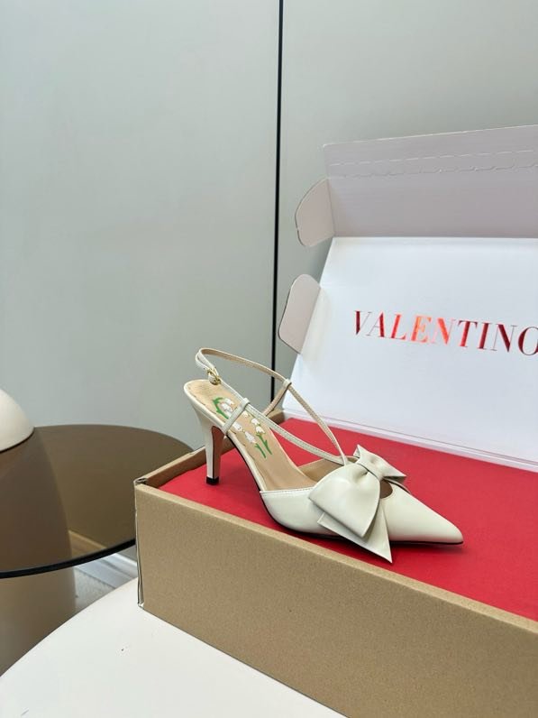 Sandals on high heel from bow фото 9