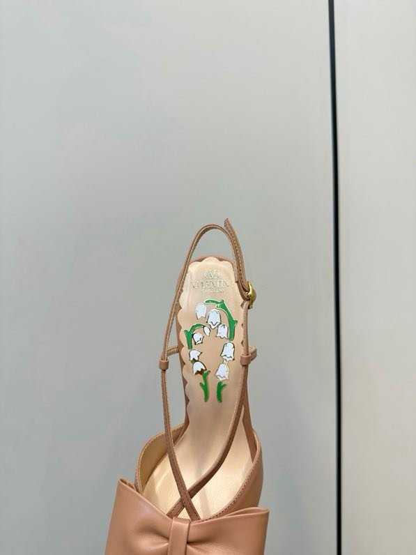 Sandals on high heel from bow фото 9