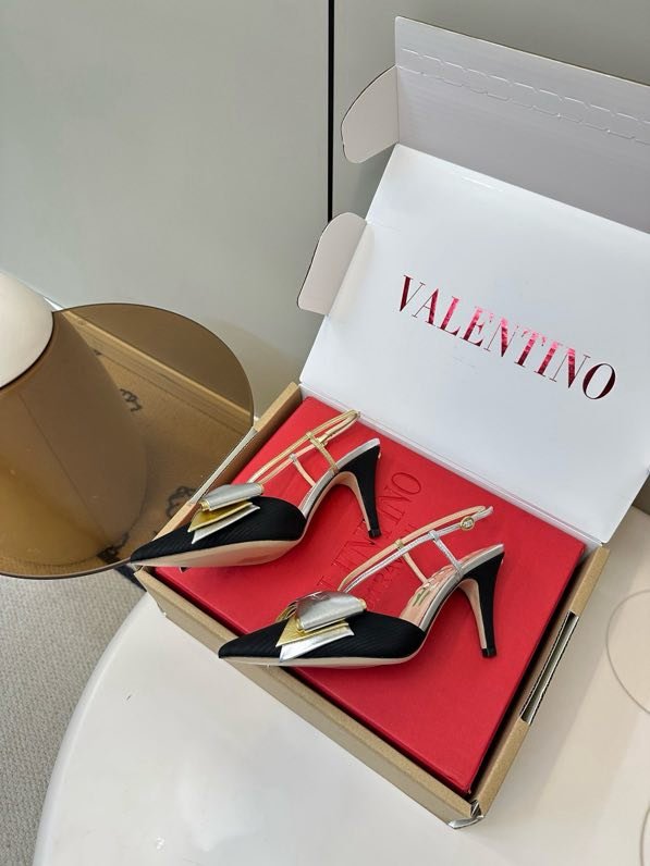 Sandals on high heel from bow фото 9