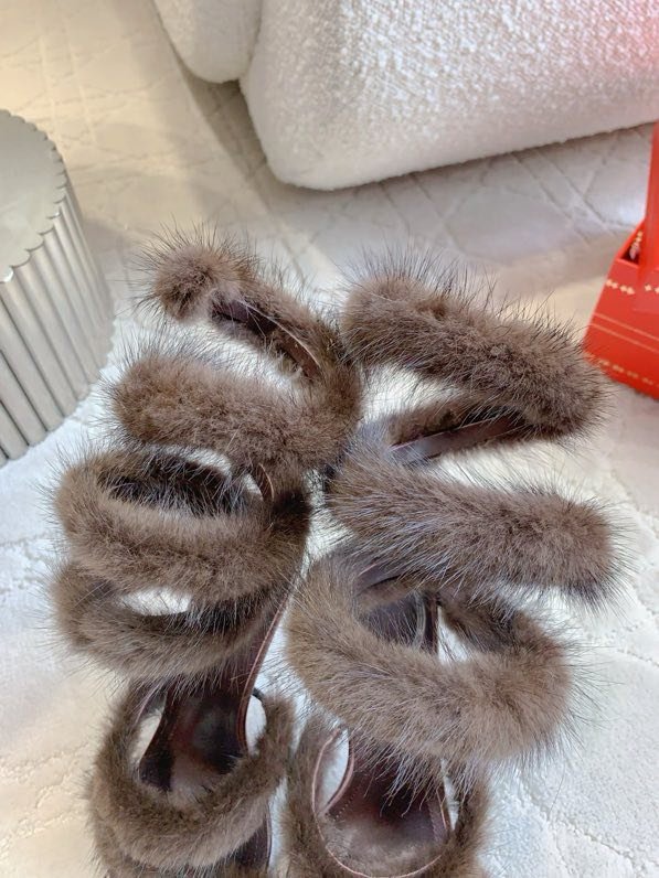 Босоніжки на високому підборах з норковым хутром фото 8