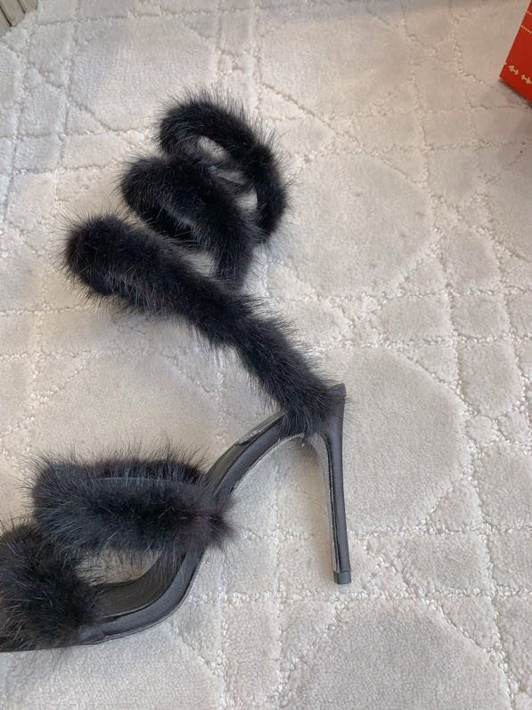 Босоножки на высоком каблуке с норковым мехом фото 9