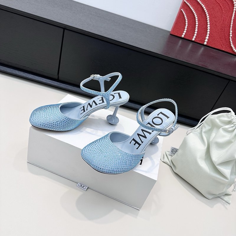 Босоножки на высоком каблуке со стразами