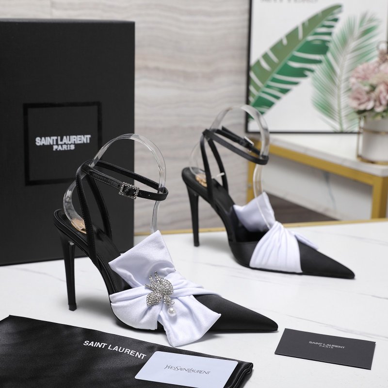 Босоножки на высоком каблуке