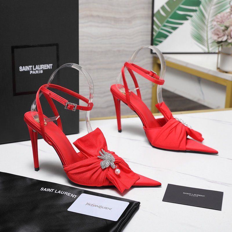 Босоножки на высоком каблуке