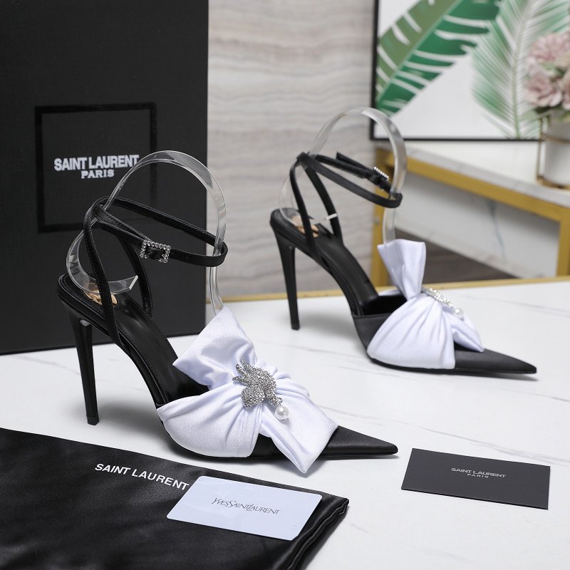 Босоножки на высоком каблуке