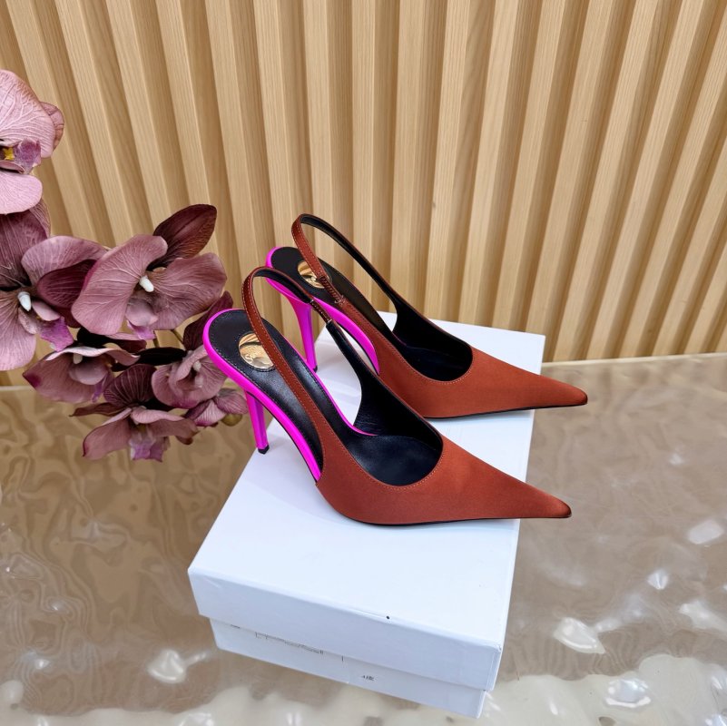 Босоножки на высоком каблуке