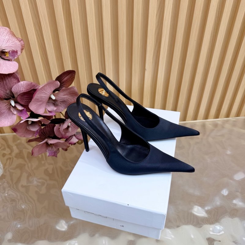 Босоножки на высоком каблуке