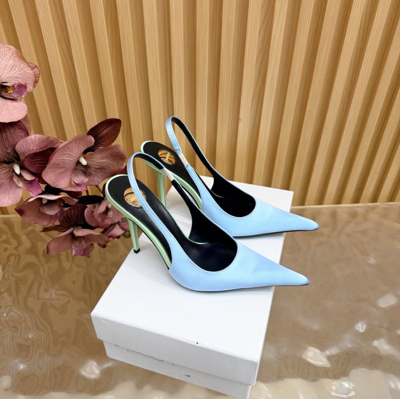 Босоножки на высоком каблуке