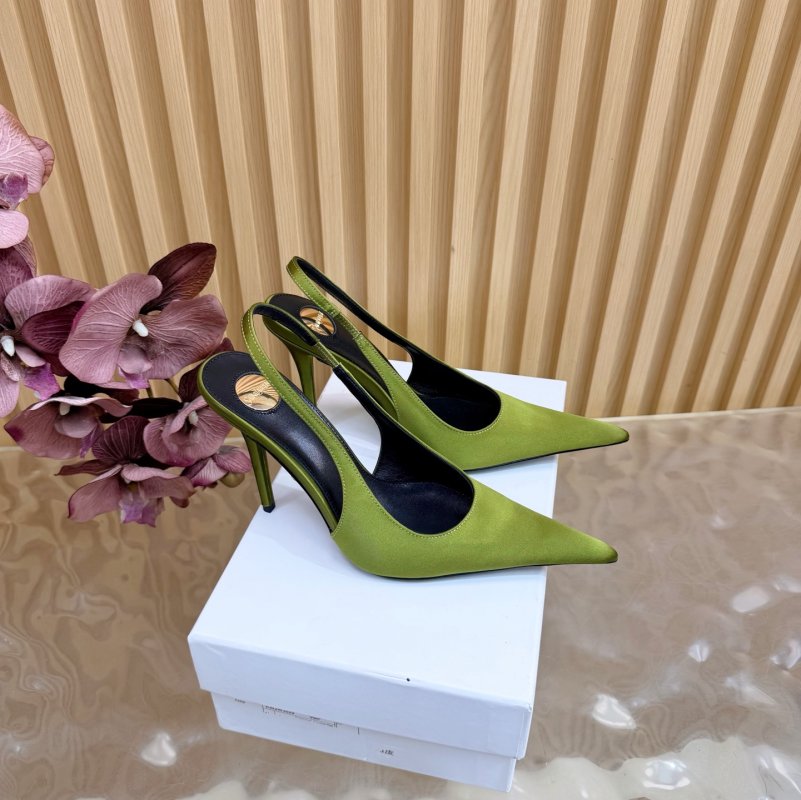 Босоножки на высоком каблуке