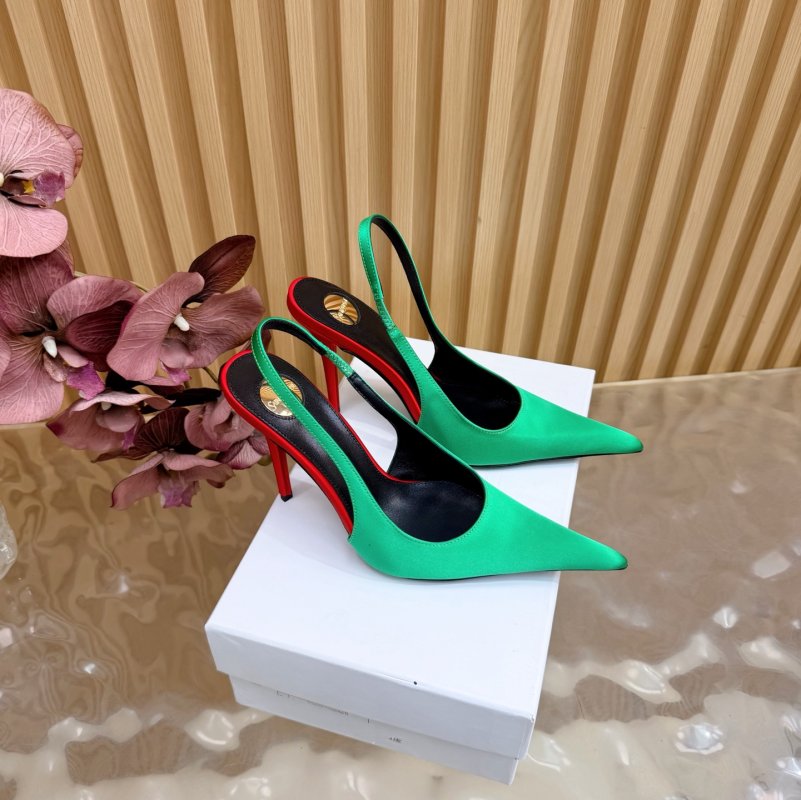 Босоножки на высоком каблуке