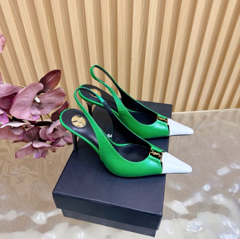 Босоножки на высоком каблуке