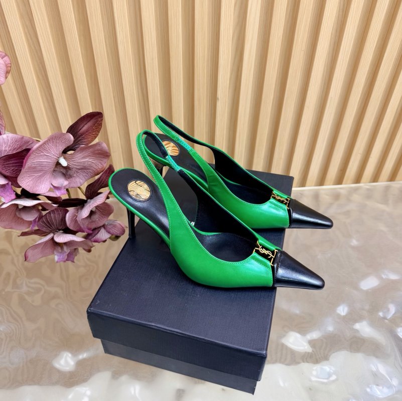 Босоножки на высоком каблуке