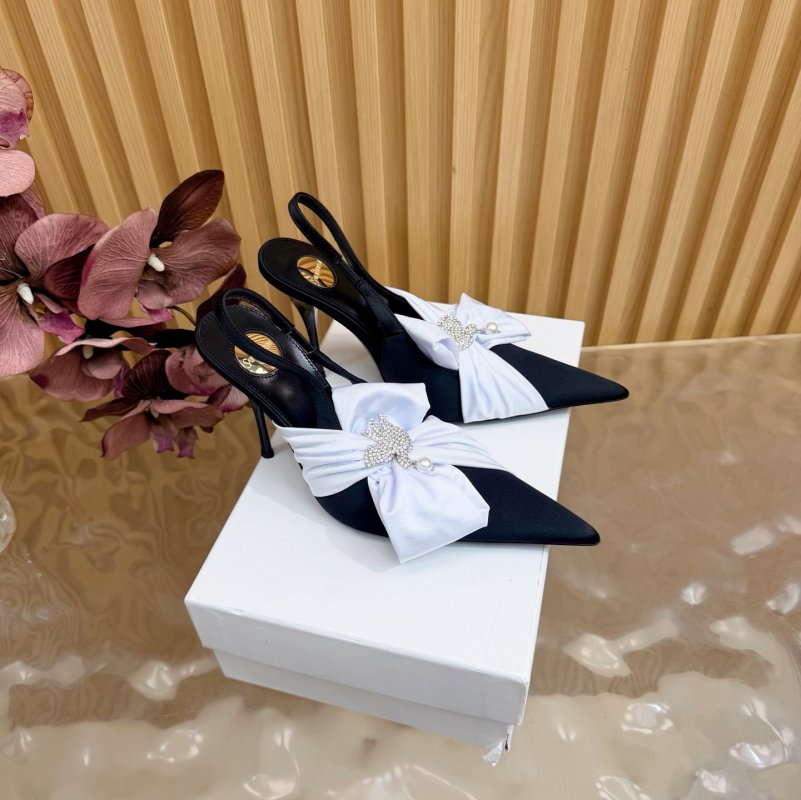 Босоножки на высоком каблуке