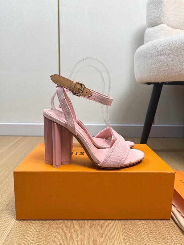 Sandals on high heel