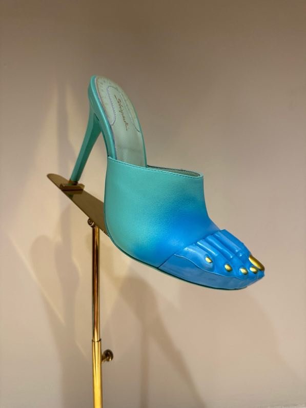 Sandals on high heel фото 3