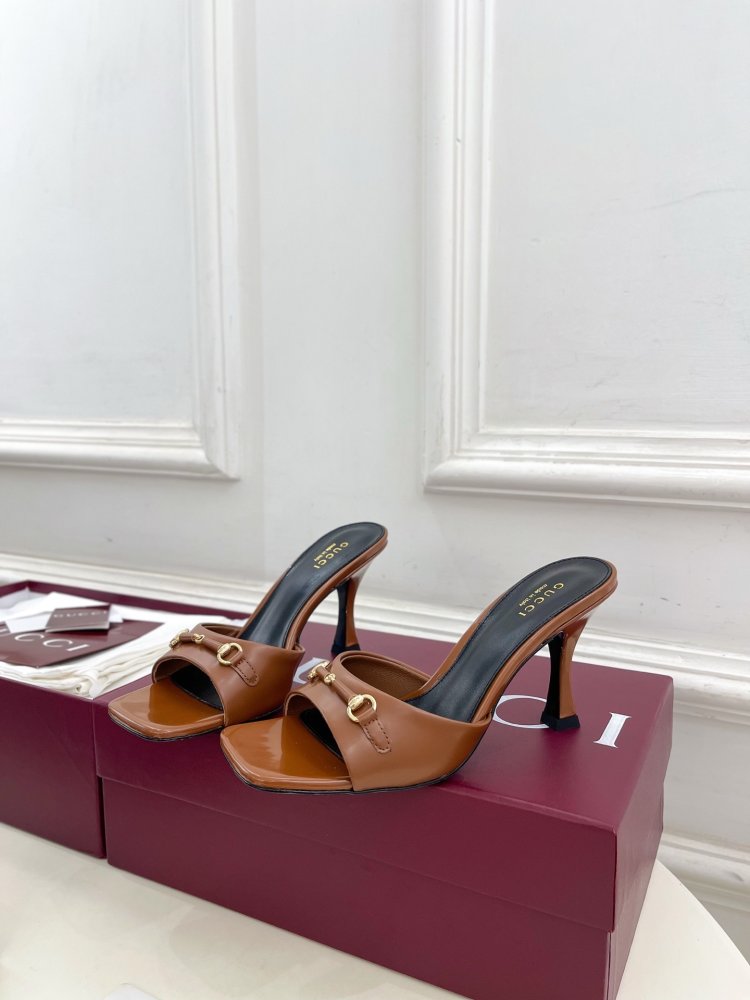 Босоножки на высоком каблуке фото 3