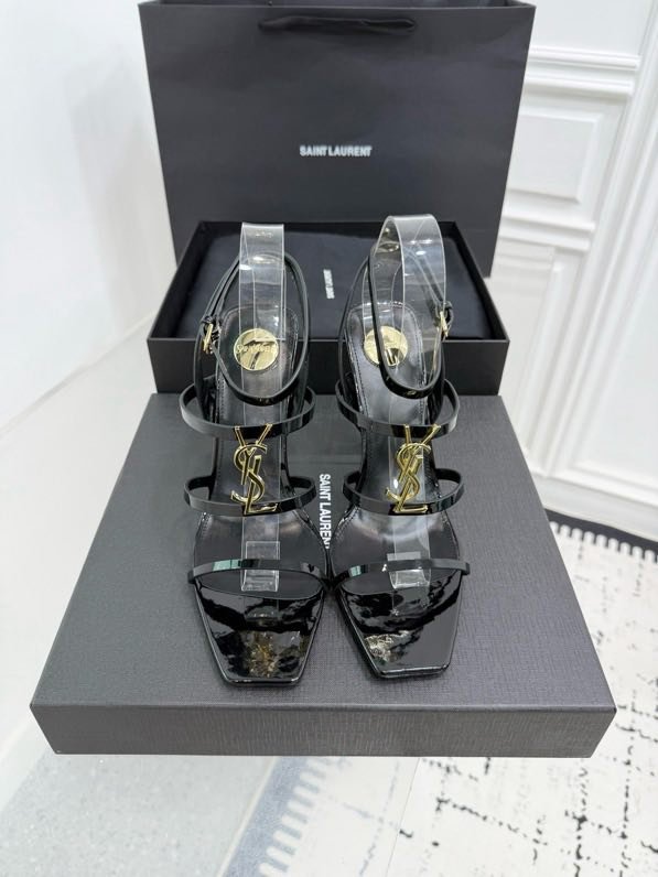 Sandals on high heel фото 4