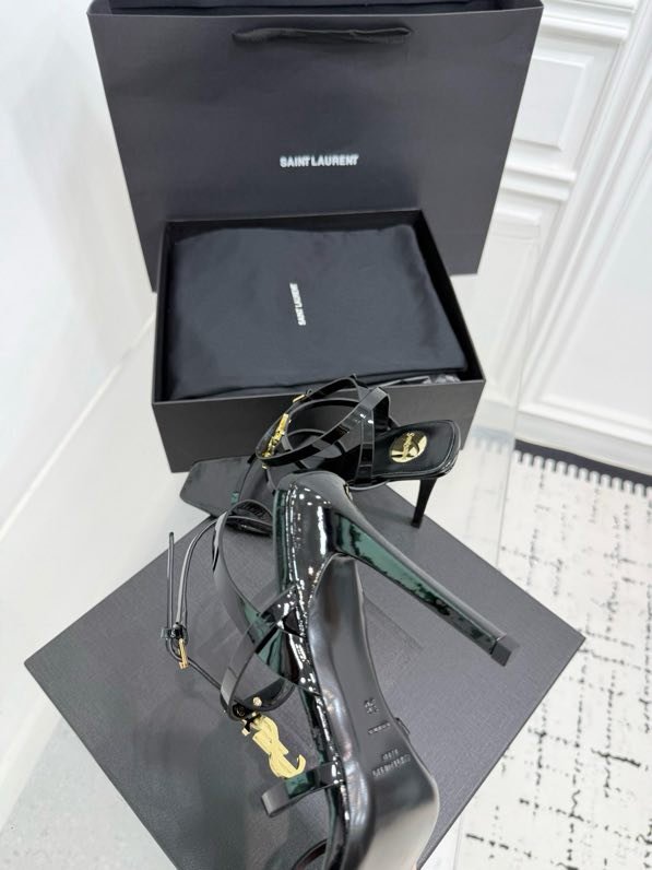 Sandals on high heel фото 5