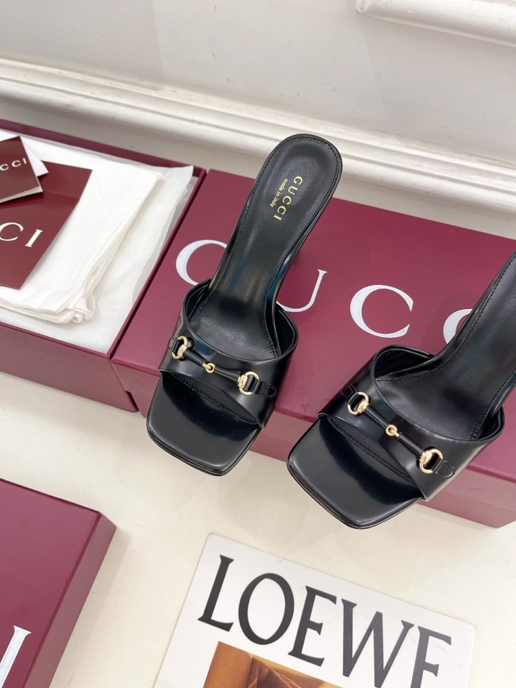 Sandals on high heel фото 6