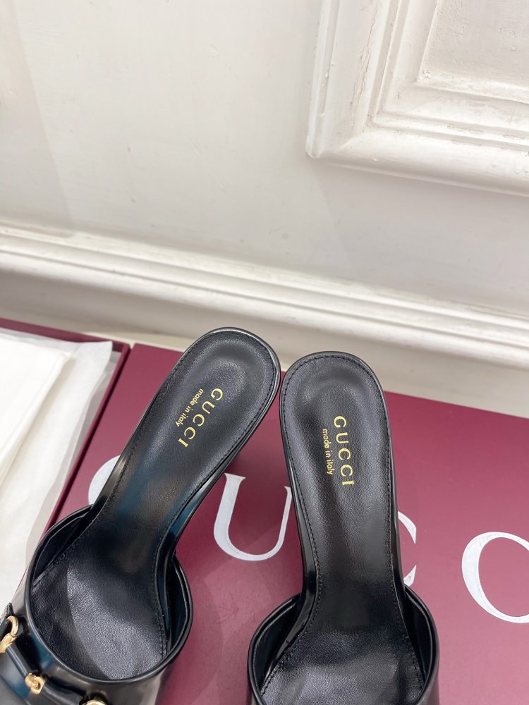 Sandals on high heel фото 8