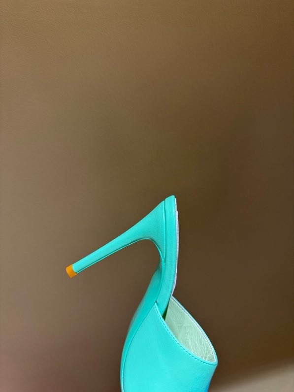 Sandals on high heel фото 9