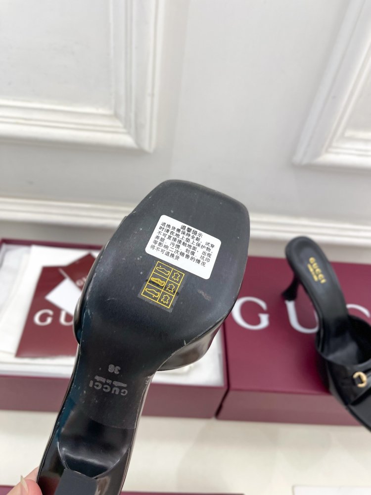 Sandals on high heel фото 9