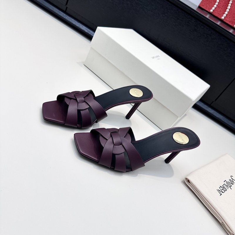 Sandals braided from square the toe