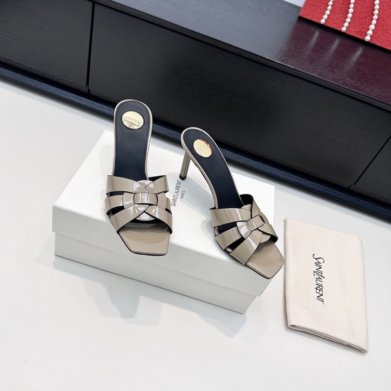 Sandals braided from square the toe