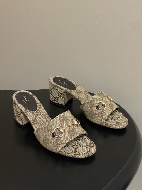 Sandals from buckle Gucci