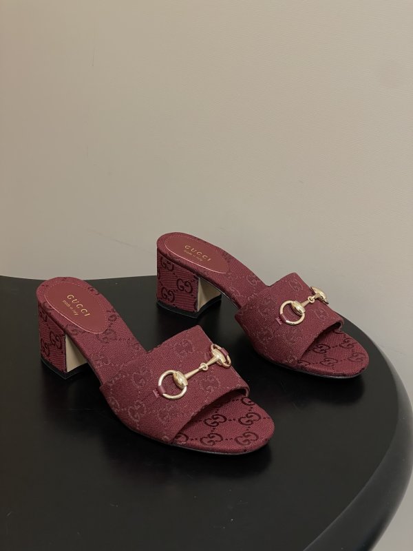 Sandals from buckle Gucci