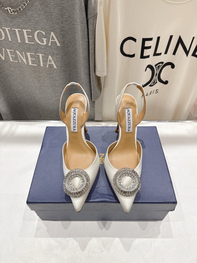 Босоніжки жіночі на шпильці з закритим носком і декором з кристалів фото 2