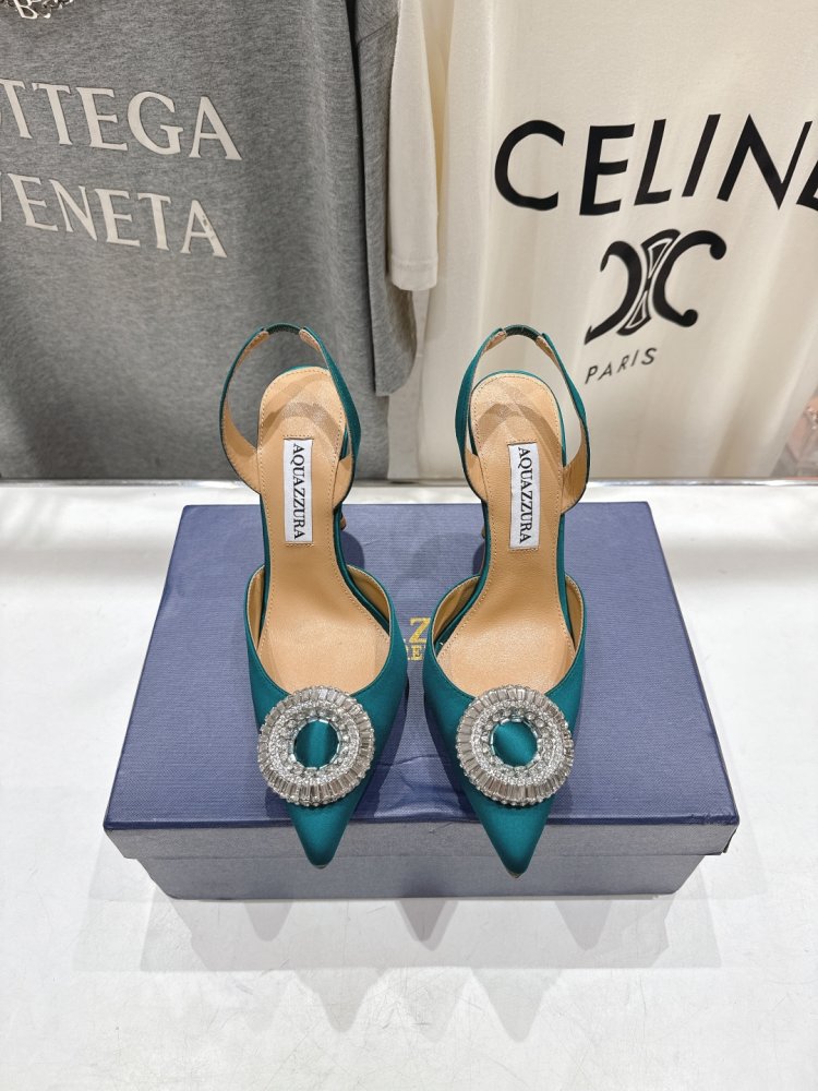 Босоніжки жіночі на шпильці з закритим носком і декором з кристалів фото 2