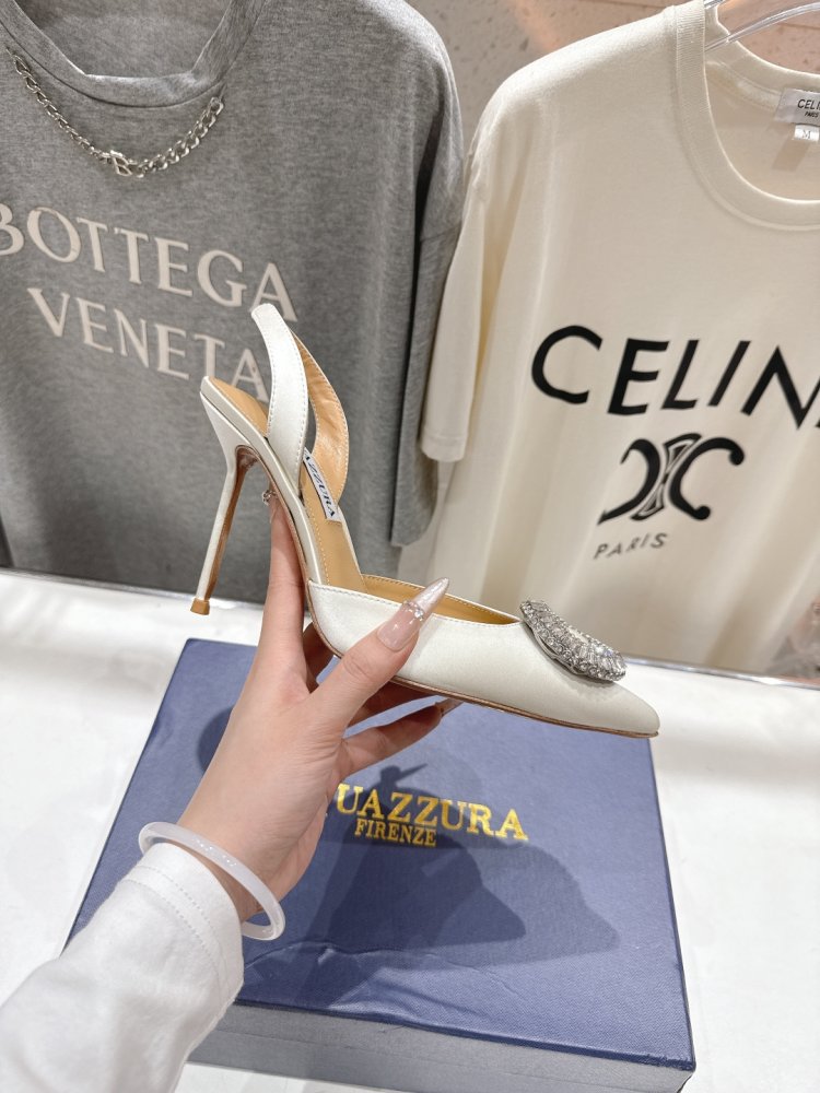 Босоніжки жіночі на шпильці з закритим носком і декором з кристалів фото 5