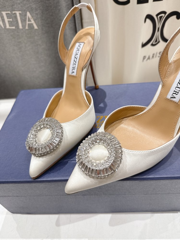 Босоніжки жіночі на шпильці з закритим носком і декором з кристалів фото 7