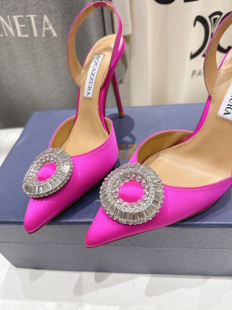 Босоніжки жіночі на шпильці з закритим носком і декором з кристалів фото 7