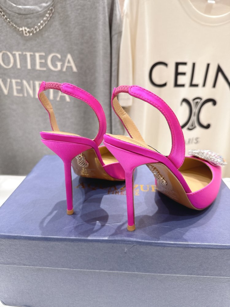 Босоніжки жіночі на шпильці з закритим носком і декором з кристалів фото 8