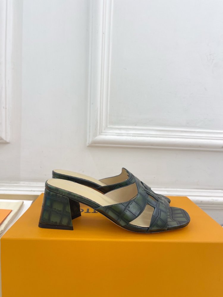 Босоножки фото 2