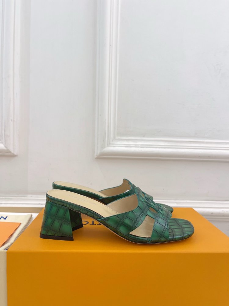 Босоножки фото 2