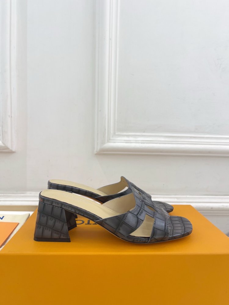 Босоножки фото 2