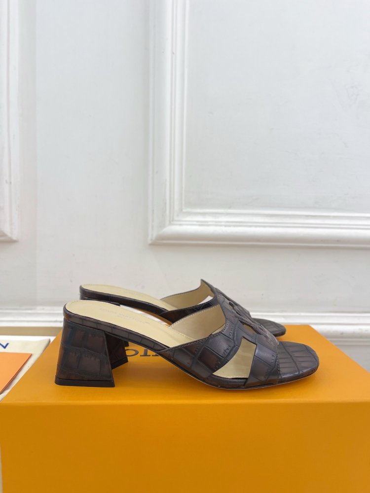 Босоножки фото 2