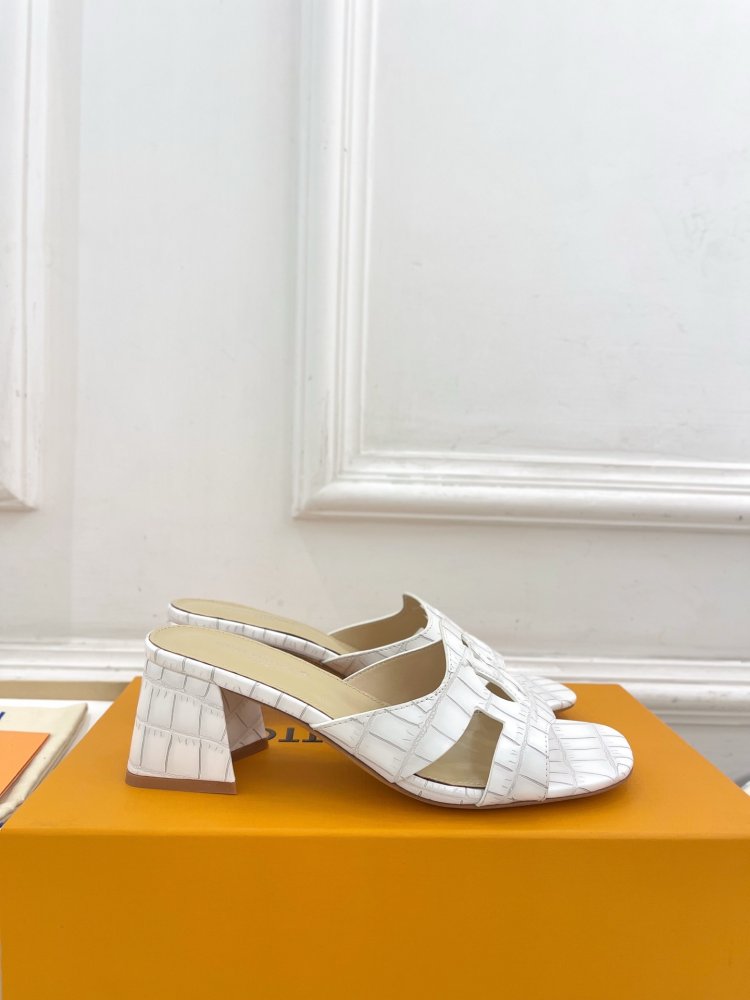 Босоножки фото 2