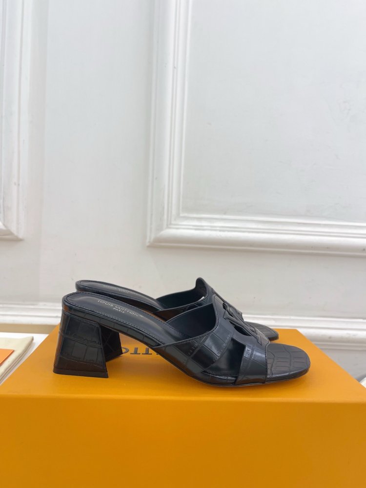 Босоножки фото 2