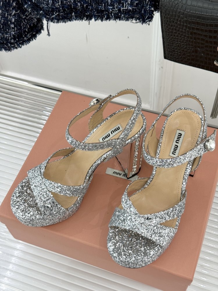 Босоножки фото 2