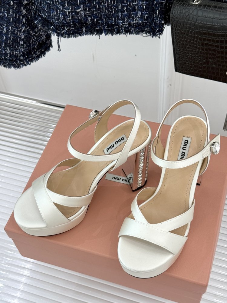 Босоножки фото 2