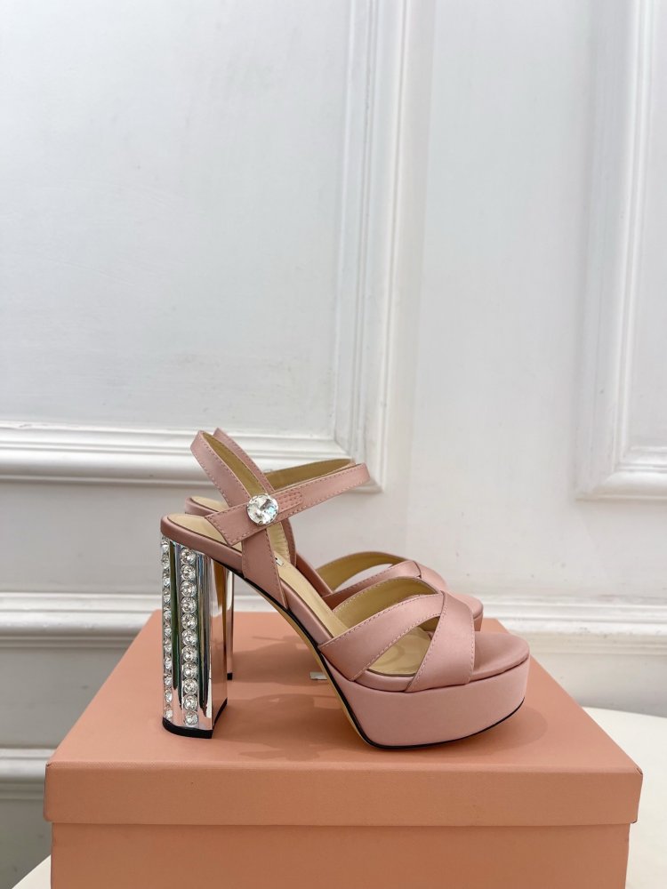 Босоножки фото 2