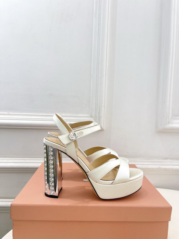 Босоножки фото 2