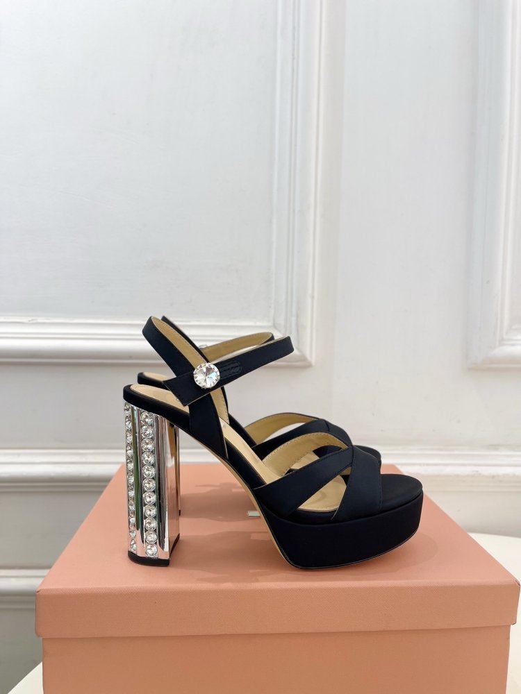 Босоножки фото 2