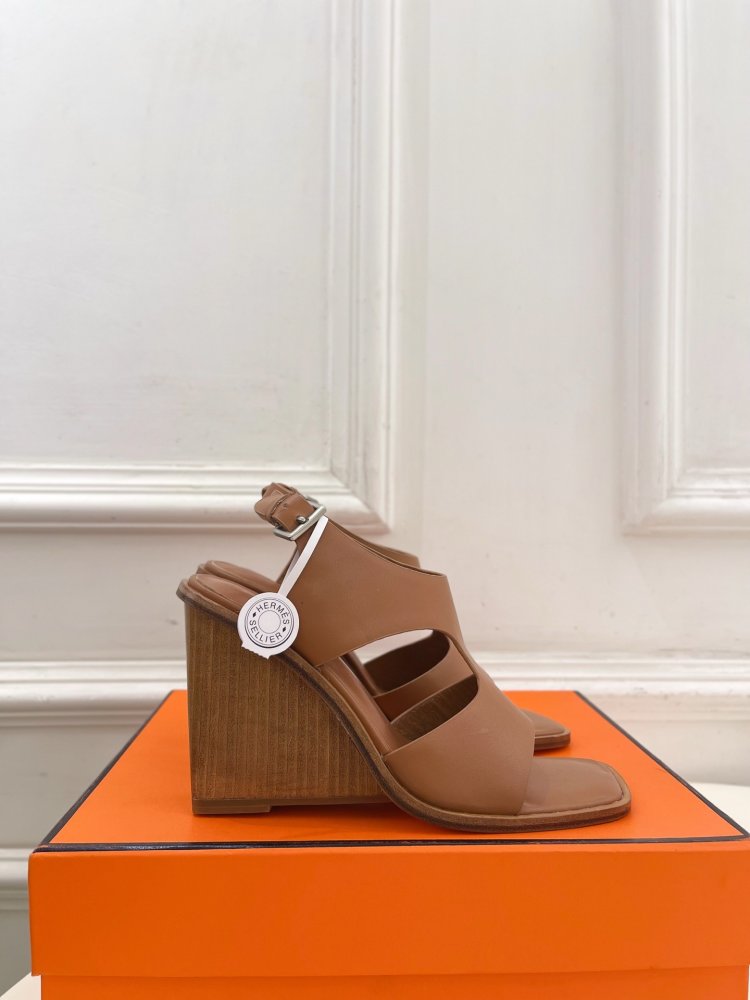 Босоножки фото 2