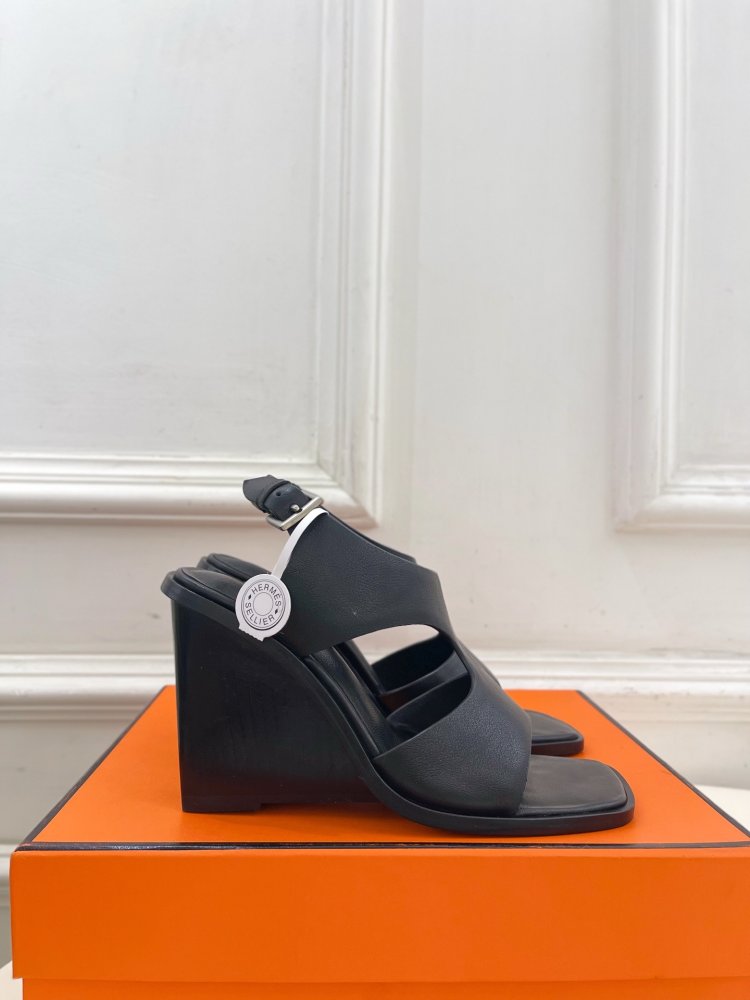 Босоножки фото 2